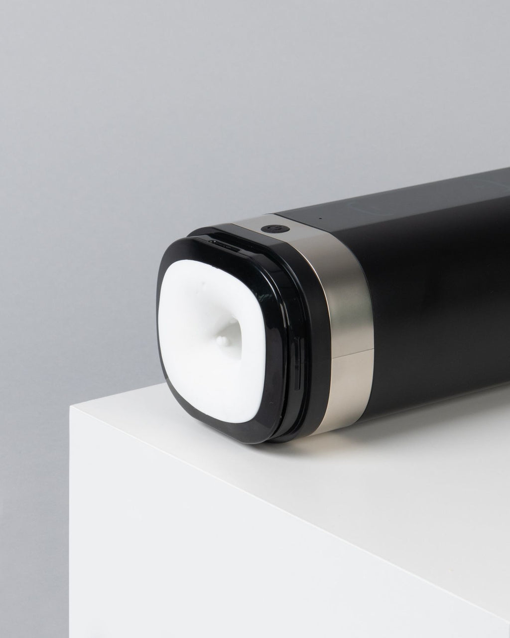 Kiiroo (Нідерланди) Інтерактивний мастурбатор Kiiroo Onyx 2, 10 стискальних кільця, не треба рухати, теледільдоніка