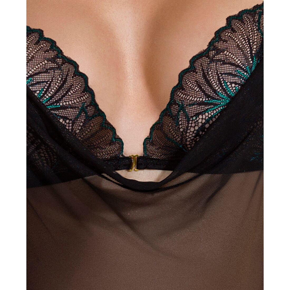 Passion (Польща) Сорочка Passion DELIENA CHEMISE S/M black, стрінги із заниженою талією