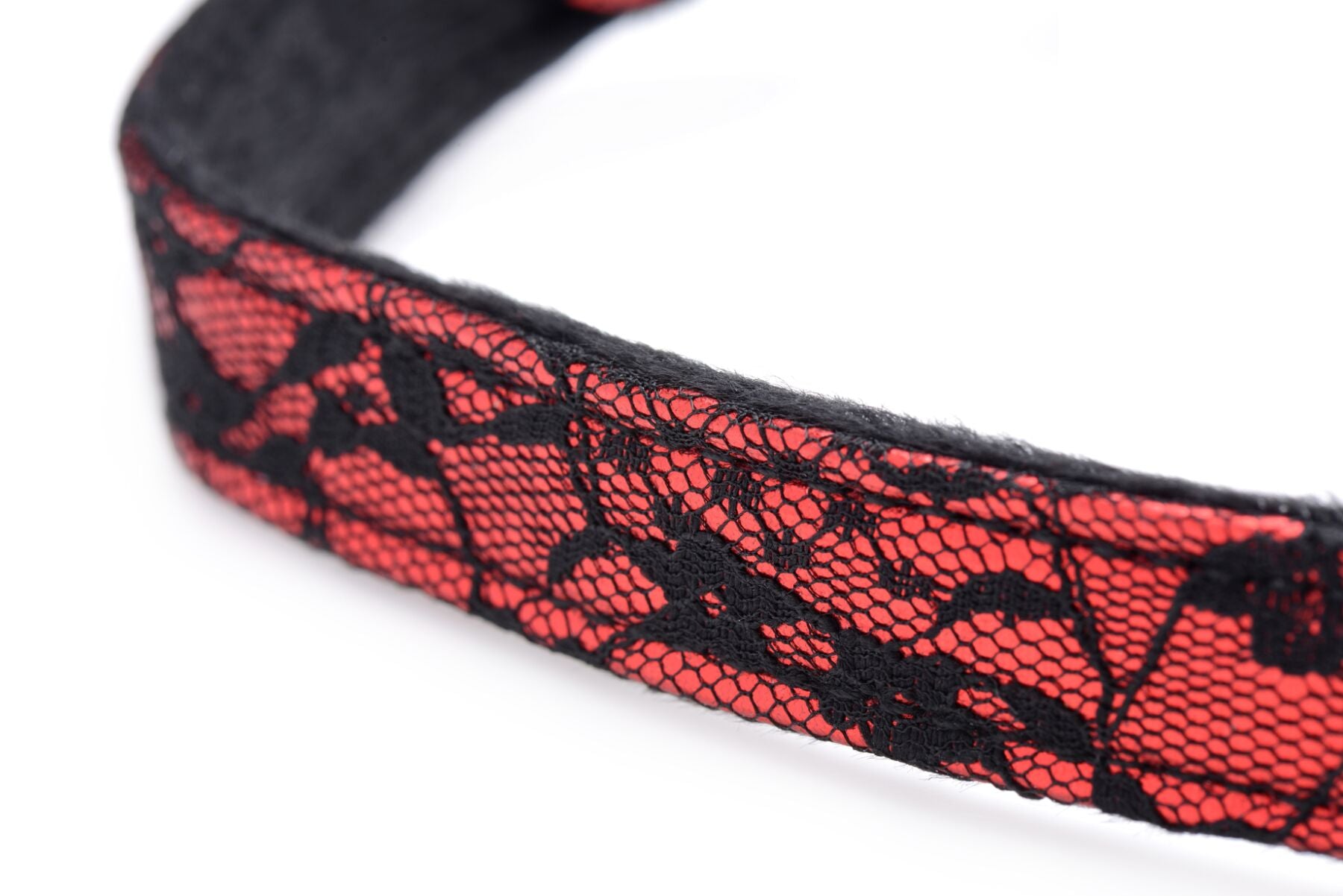 Master Series (США) Кляп з трояндою Master Series: Eye-Catching Ball Gag With Rose, чорно-червоний