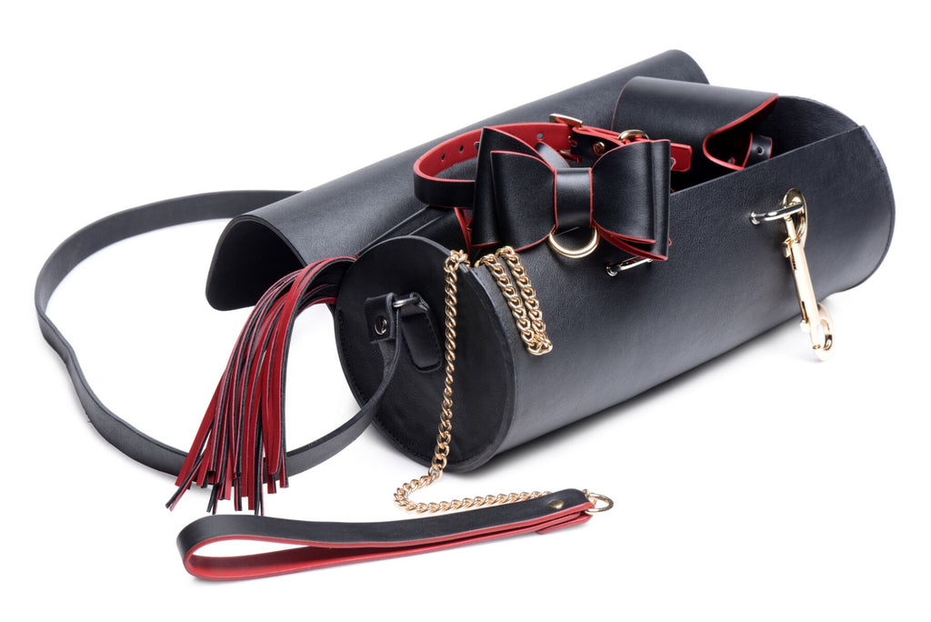 Master Series (США) Набір БДСМ з дорожньою сумкою Master Series: Bow — Luxury BDSM Set With Travel Bag, 11 предметів