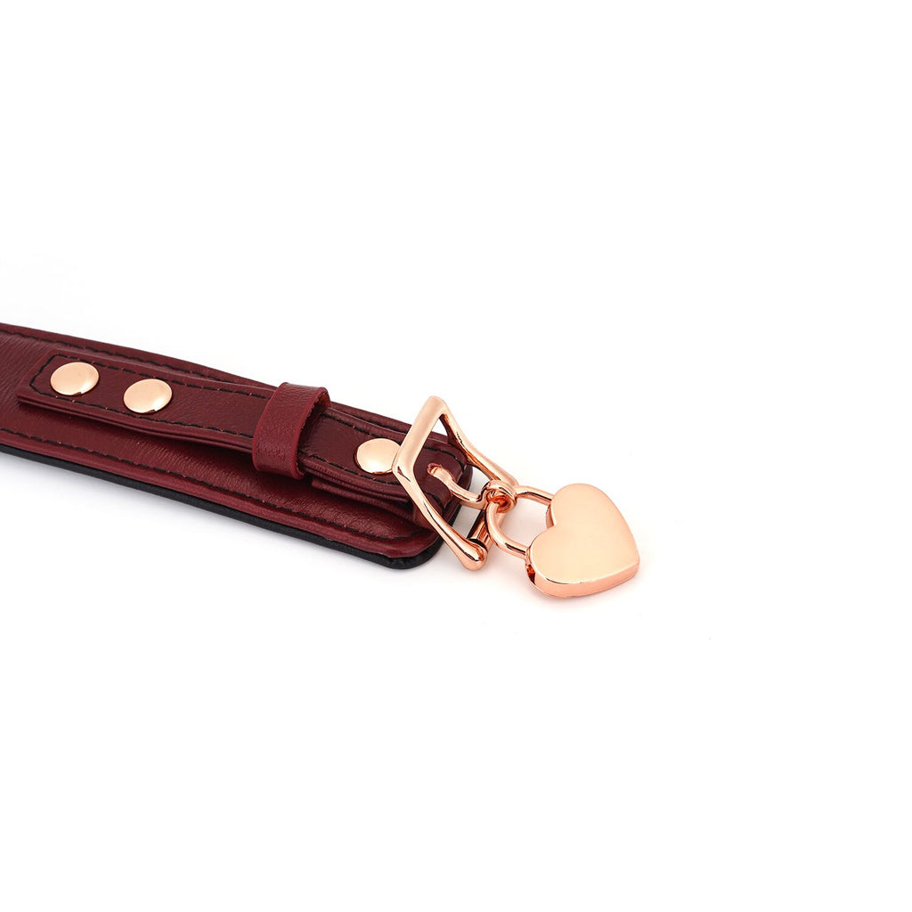 Liebe Seele (Японія) Шкіряний нашийник з повідцем Liebe Seele Wine Red Curved Collar, замок-сердечко